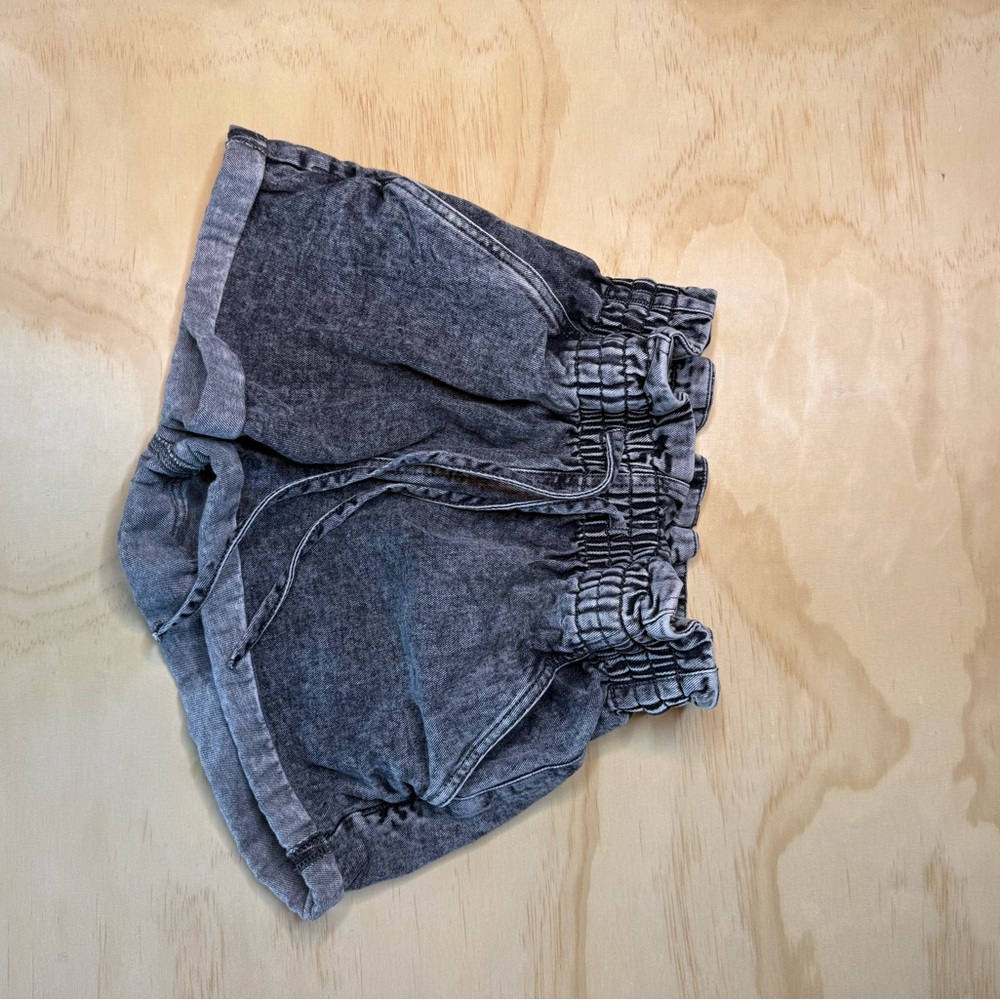 Vintage high-wasted stone washed widely denim shorts